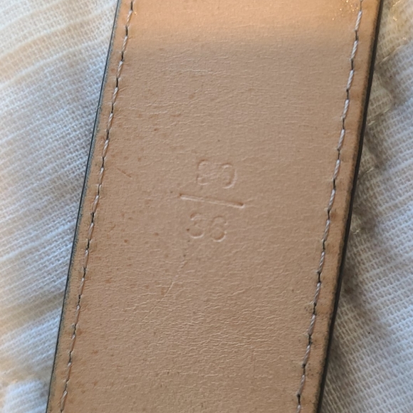Classic LV (Louis Vuitton) burgundy belt - Picture 10 of 10